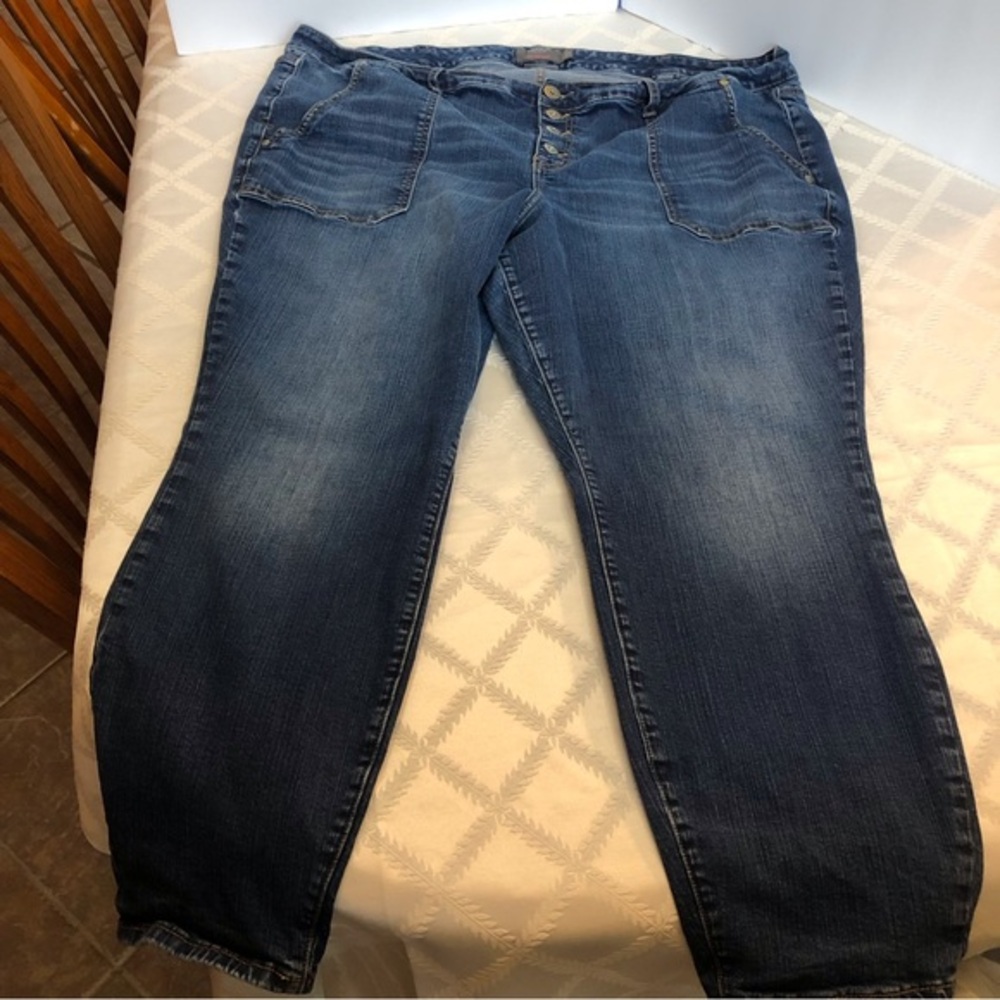 Torrid Feel the Fit Mid Rise Skinny Button Fly Stretch Denim Jeans Plus 26R